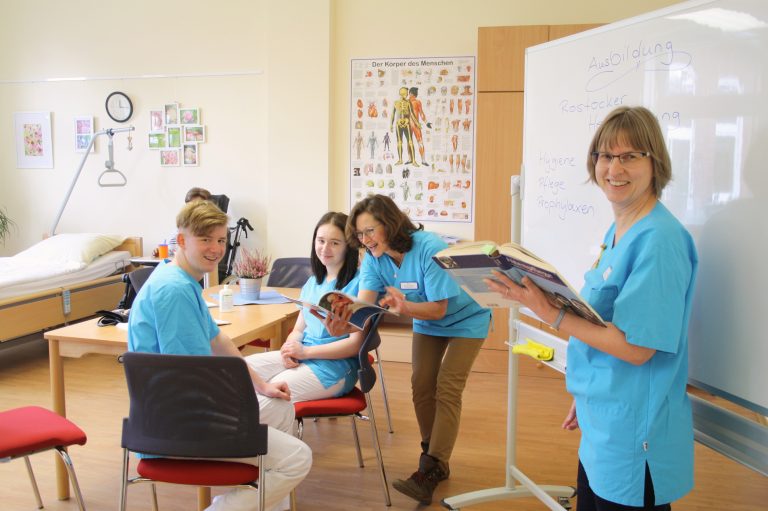 impressionen ausbildung 5 - Ausbildung Pflegefachkraft Rostock - Karriere bei der Rostocker Heimstiftung